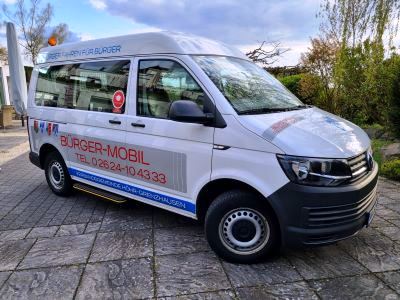 Das Bürgermobil Höhr-Grenzhausen ist als Bürgerbus in der Verbandsgemeinde im Westerwaldkreis unterwegs. Es wurde 2016 und 2017 von der Agentur Landmobil entwickelt und ist seit August 2017 unterwegs. Bild: Dr. Holger Jansen/Agentur Landmobil